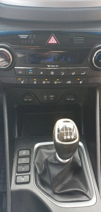 Hyundai Tucson cena 48700 przebieg: 235000, rok produkcji 2016 z Piława Górna małe 781